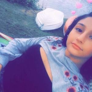 Meet your Posher, Chloe